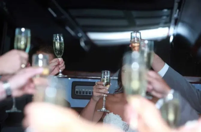 wedding-party-bus-768x512.jpg
